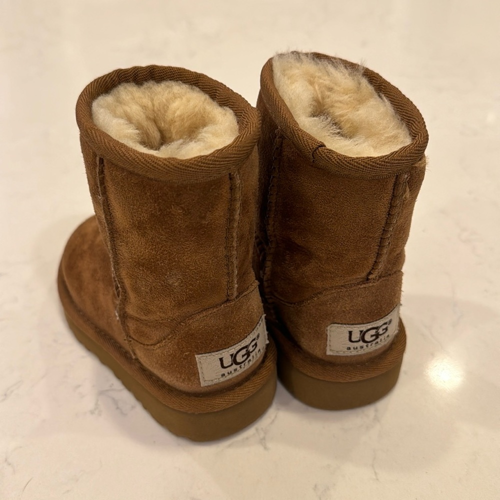 Lightly worn toddler Classic UGG boots